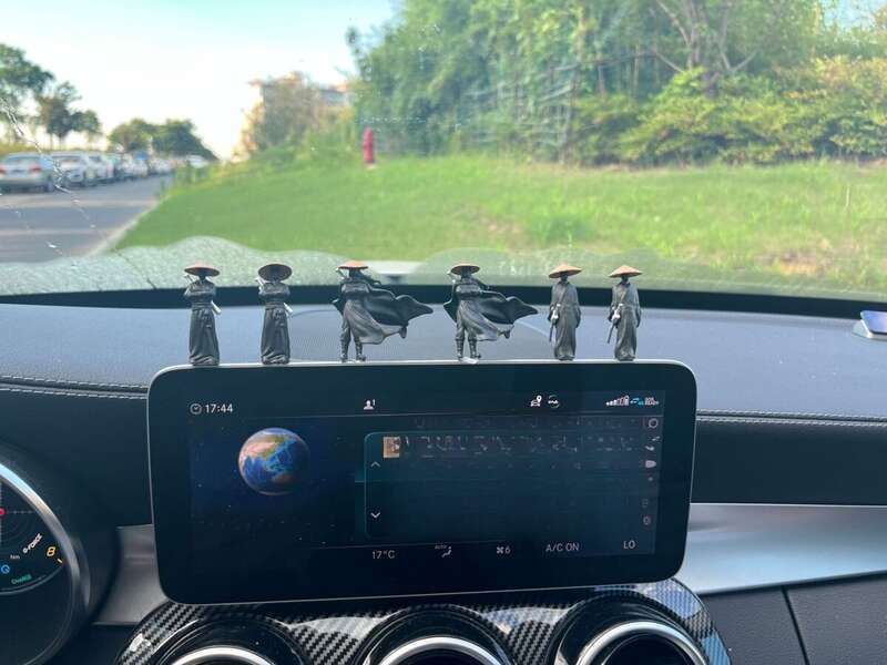 Hanjiang Lonely Shadow Style Xiake Ornament Jianghu Ancient Swordsman Center Console Display Car Decoration_autovado.com