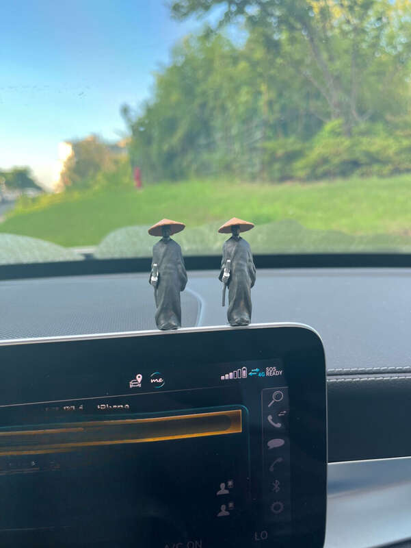 Hanjiang Lonely Shadow Style Xiake Ornament Jianghu Ancient Swordsman Center Console Display Car Decoration_autovado.com